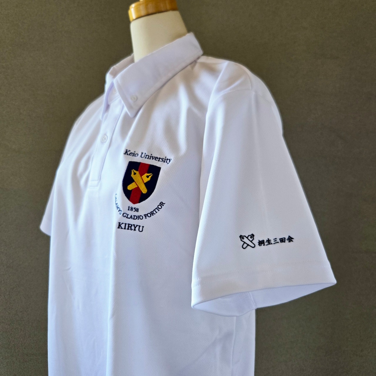 ポロシャツ(胸と肩)